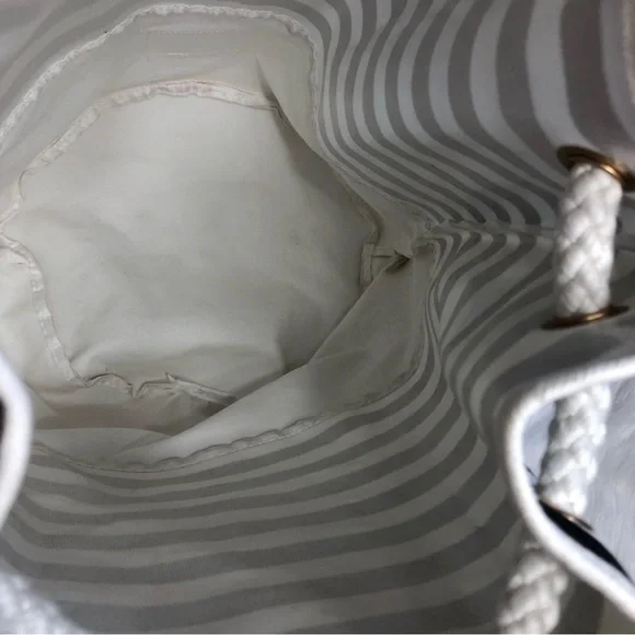 ⚠️SALE⚠️Victoria’s Secret Draw String Bag - Picture 4 of 8